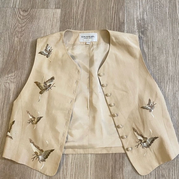 Butterfly Embroidered Beige Vest - Picture 6 of 7